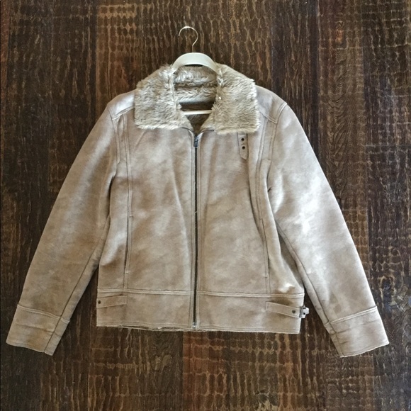 Zara Other - 🥳HP🎉ZARA Beige Faux Suede/Fur Jacket-SizeXL(EUC)